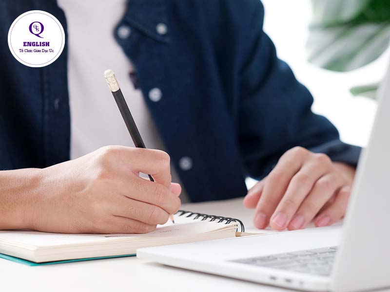 Dành thời gian để luyện viết tiếng Anh