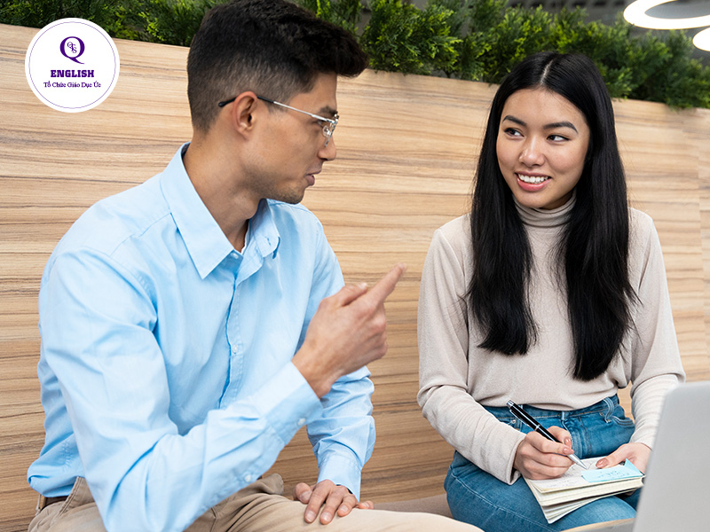 Cách ăn nói mạch lạc góp phần thu hút sự chú ý của đối phương khi đang trò chuyện