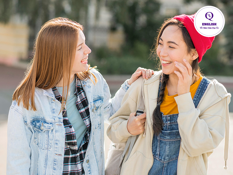 Khi giao tiếp với người nước ngoài cần lưu ý những vấn đề gì?