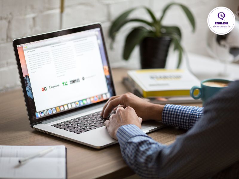Luôn luôn dành thời gian kiểm tra lại email