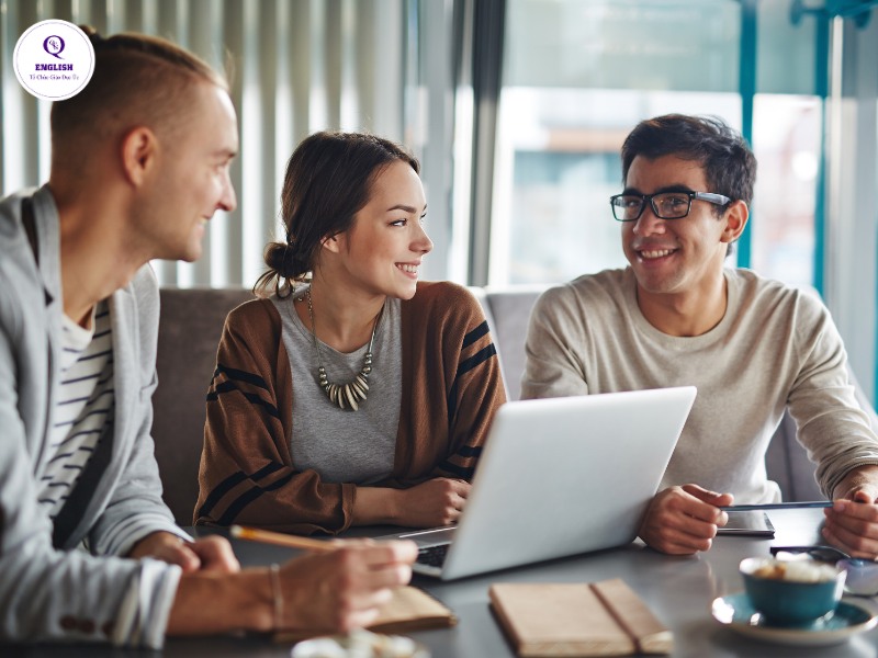 Nên trang bị một khả năng giao tiếp tiếng Anh tốt bên cạnh một bản CV hoàn hảo