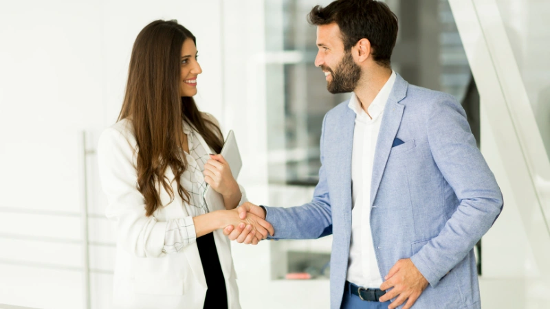 Giao tiếp với đối tác nước ngoài