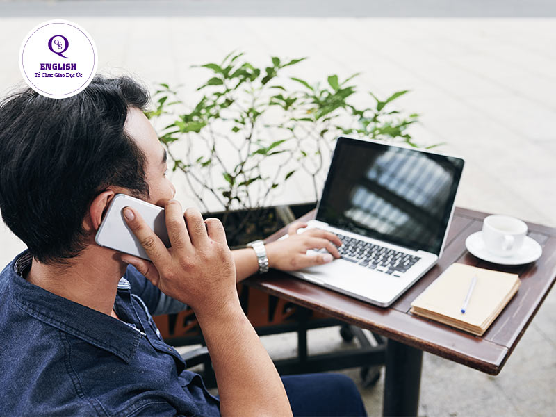 dù chỉ nói chuyện qua điện thoại, bạn vẫn phải thể hiện sự chuyên nghiệp của mình khi giao tiếp bằng tiếng Anh