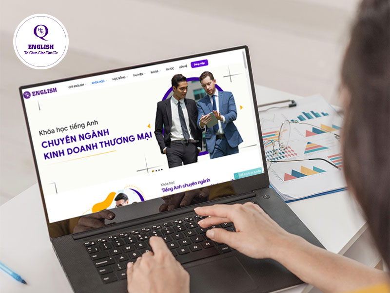 học tiếng Anh giao tiếp kinh doanh với Giáo viên bản xứ và bạn học đa quốc gia tại QTS English