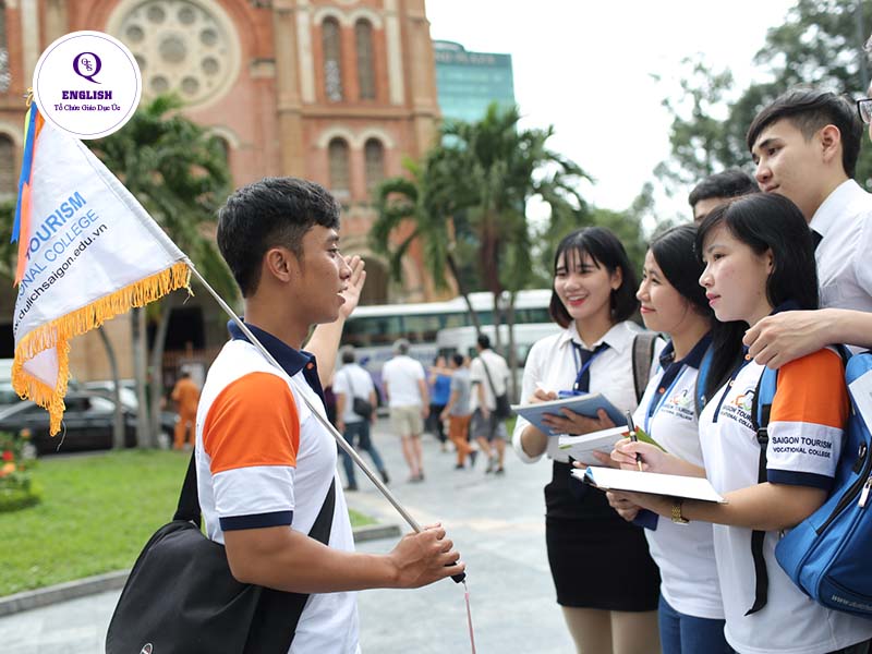 hướng dẫn viên du lịch