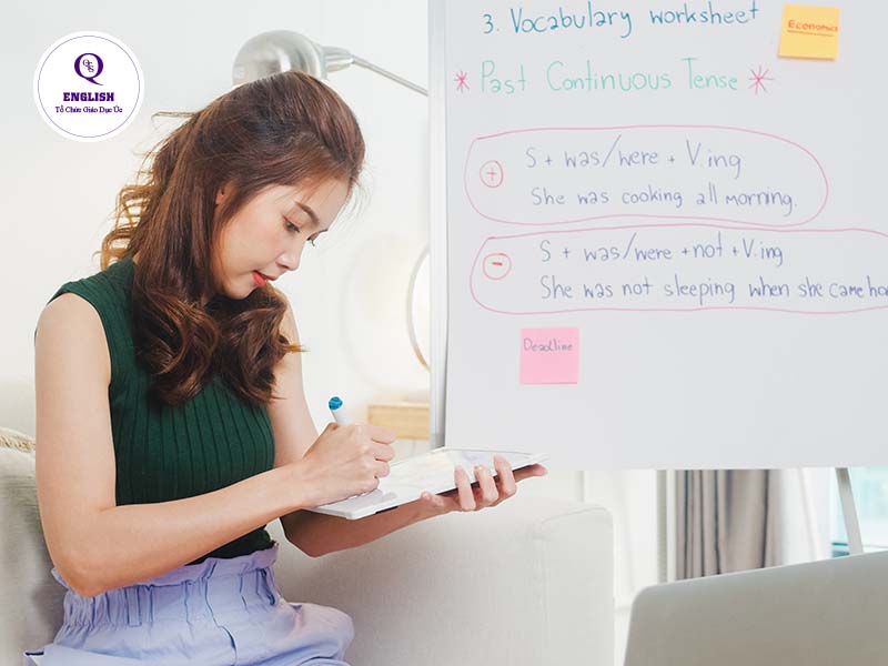 sinh viên chuyên ngành ngoại ngữ