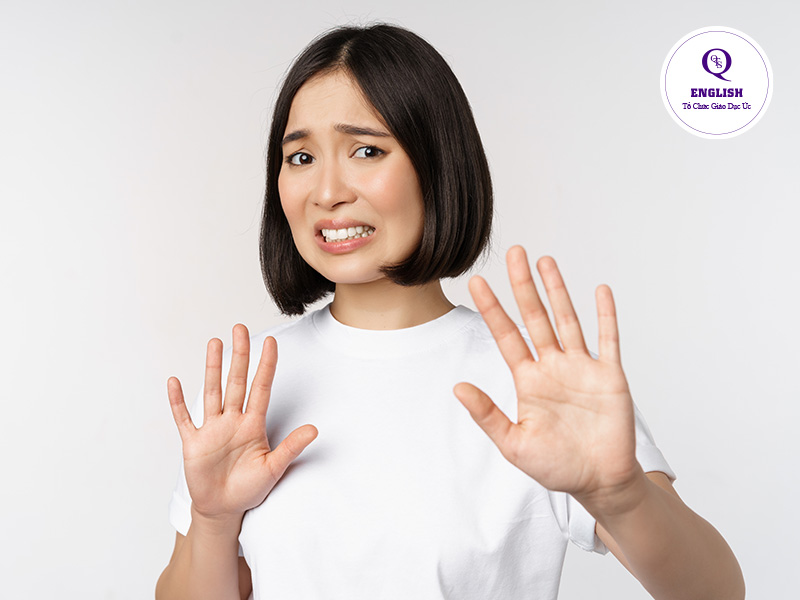 ugh! – gớm, kinh quá!